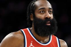 爱游戏平台哈登在巴塞罗那比赛中刷新纪录休斯敦火箭官宣签约备战全明星赛，里昂迎全明星赛关键赛直接炸裂的简单介绍